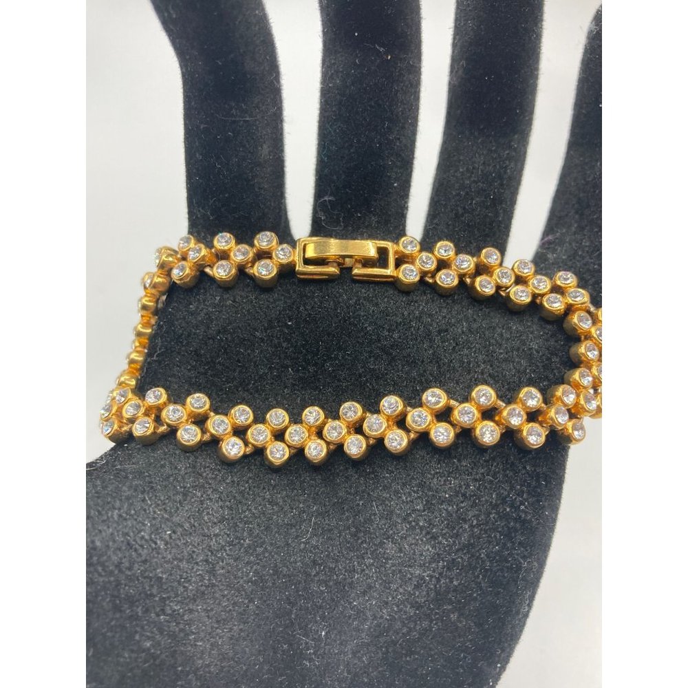 Woven Style Crystals Rhinestone Latch over clasp Gold Tone 7" Bracelet